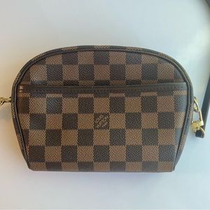 AUTHENTIC LOUIS VUITTON IPANEMA POUCHETTE CROSS BODY 🌟